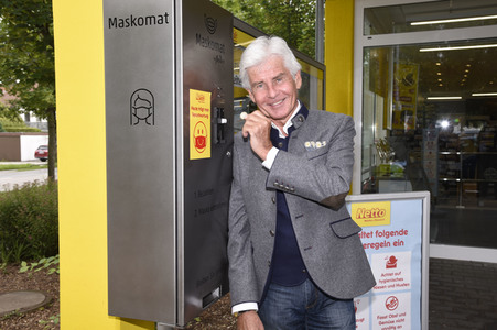 Präsentation des ersten Maskenautomaten in München
