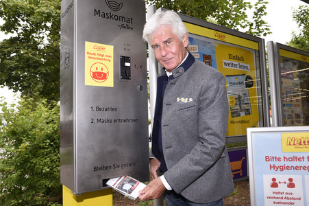 Präsentation des ersten Maskenautomaten in München