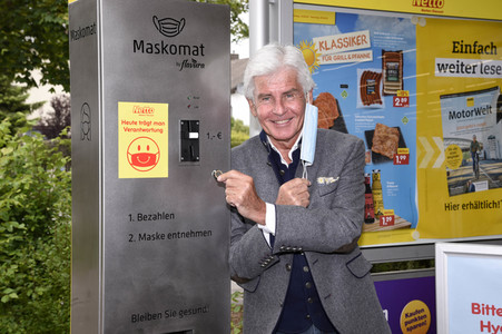 Präsentation des ersten Maskenautomaten in München