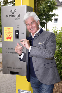 Präsentation des ersten Maskenautomaten in München