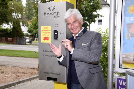 Präsentation des ersten Maskenautomaten in München