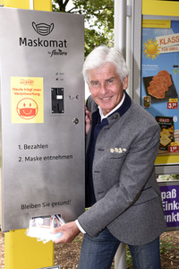 Präsentation des ersten Maskenautomaten in München