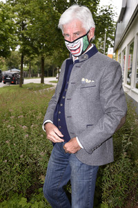 Präsentation des ersten Maskenautomaten in München