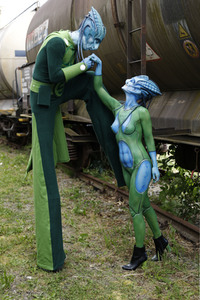 GEEK ART: Außerirdische besuchen die Erde / Aliens Visit Earth Bodypainting