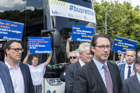 Bus-Sternfahrt in Berlin