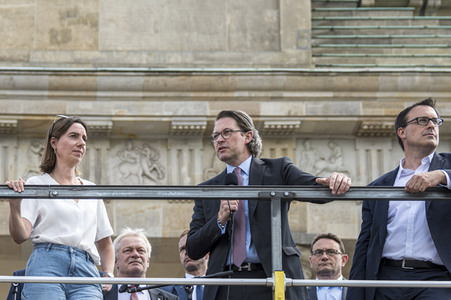 Bus-Sternfahrt in Berlin