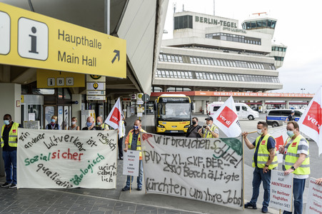 Protest des Flughafen-Bodenpersonals in Berlin