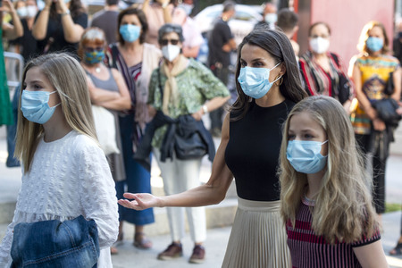 Royals besuchen die Flamenco-Show 'Fandango Avenue' in Madrid