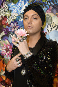 Julian F.M. Stoeckel & Friends im Selfie-Museum The Wow Gallery in Berlin