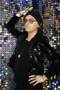 Julian F.M. Stoeckel & Friends im Selfie-Museum The Wow Gallery in Berlin