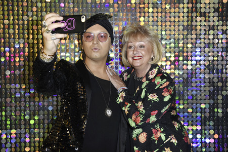 Julian F.M. Stoeckel & Friends im Selfie-Museum The Wow Gallery in Berlin