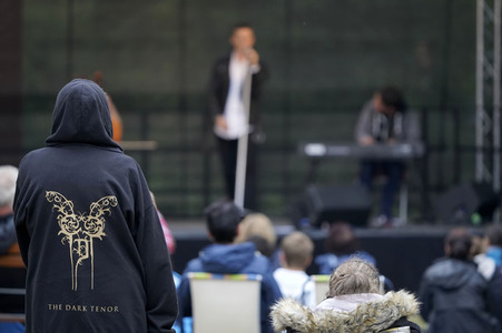 Picknickkonzert mit Billy Andrews / The Dark Tenor & Trio Ensemble in Werder