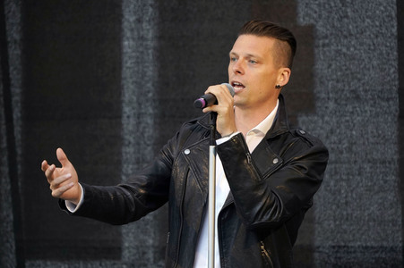 Picknickkonzert mit Billy Andrews / The Dark Tenor & Trio Ensemble in Werder