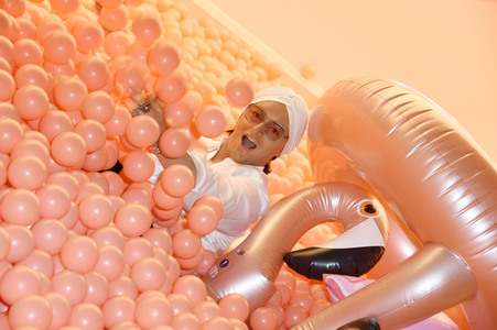 Julian F.M. Stoeckel & Friends im Selfie-Museum The Wow Gallery in Berlin