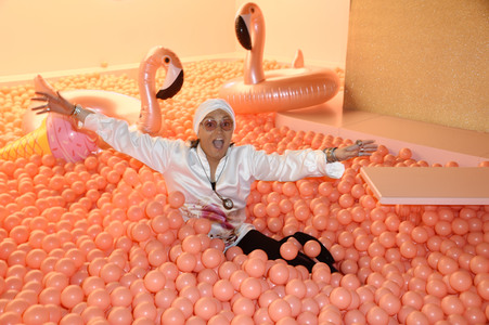 Julian F.M. Stoeckel & Friends im Selfie-Museum The Wow Gallery in Berlin