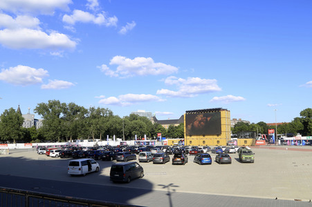 Autokino-Screening des Films 'Tschick' in Hamburg