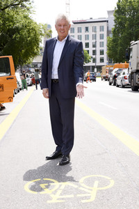 Dieter Reiter eröffnet erste Pop-up Bike-Lane in München