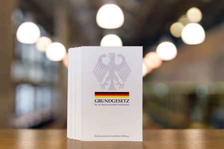 Symbolfoto Grundgesetz