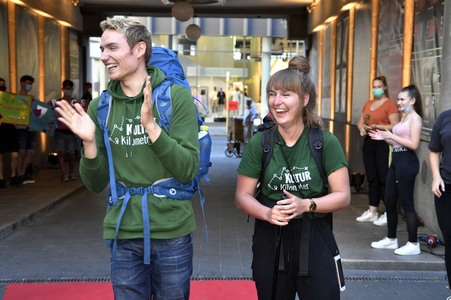 Zieleinlauf der Aktion '750 Kulturkilometer' in Berlin