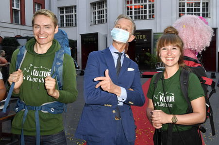 Zieleinlauf der Aktion '750 Kulturkilometer' in Berlin