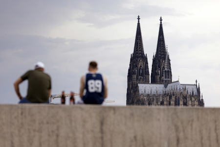 Symbolfoto Kontaktverbot