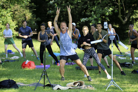 Caro Daur und Marcus zu Solms beim Charity Fitness Workout in Hamburg