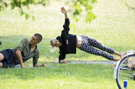 Caro Daur und Marcus zu Solms beim Charity Fitness Workout in Hamburg