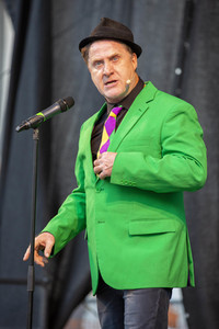 Show 'Hämmerle kommt! Mit Fola Dada!' in Friedrichshafen