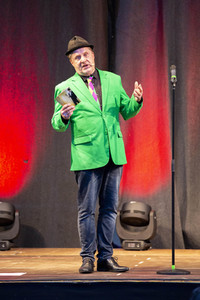 Show 'Hämmerle kommt! Mit Fola Dada!' in Friedrichshafen