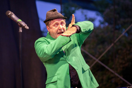 Show 'Hämmerle kommt! Mit Fola Dada!' in Friedrichshafen