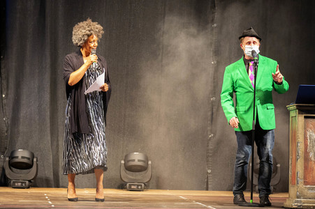 Show 'Hämmerle kommt! Mit Fola Dada!' in Friedrichshafen