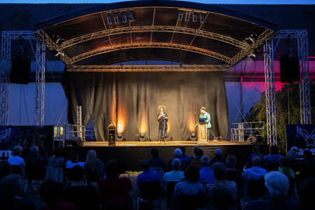 Show 'Hämmerle kommt! Mit Fola Dada!' in Friedrichshafen