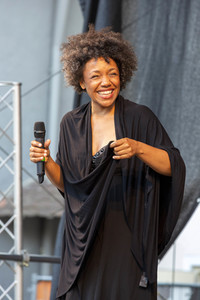 Show 'Hämmerle kommt! Mit Fola Dada!' in Friedrichshafen