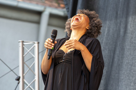 Show 'Hämmerle kommt! Mit Fola Dada!' in Friedrichshafen