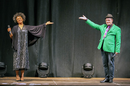 Show 'Hämmerle kommt! Mit Fola Dada!' in Friedrichshafen