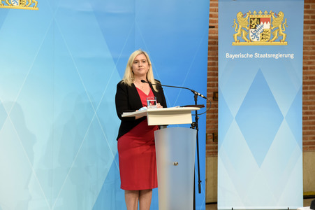 Pressekonferenz zur Bewältigung der Corona-Pandemie in München