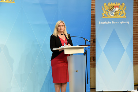 Pressekonferenz zur Bewältigung der Corona-Pandemie in München