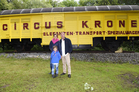Presserundgang auf der Circus Krone-Farm in Weßling