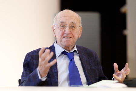 Schenkung von Alfred Biolek in Köln