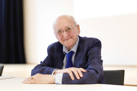 Schenkung von Alfred Biolek in Köln