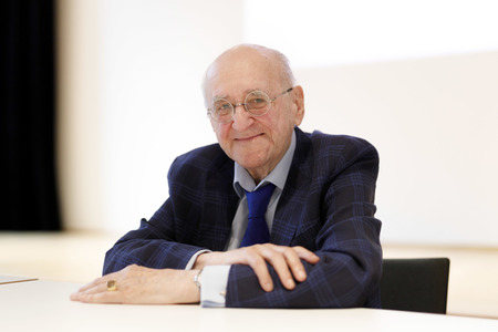 Schenkung von Alfred Biolek in Köln