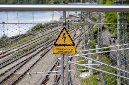 Ausbaustrecke der neu elektrifizierten Südbahn bei Lindau