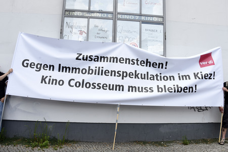 Demonstration zur Rettung des Kinos Colosseum in Berlin
