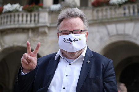 Fassbieranstich zum 491. Schützenfest in Hannover