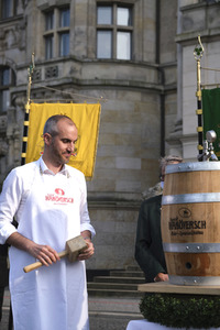 Fassbieranstich zum 491. Schützenfest in Hannover