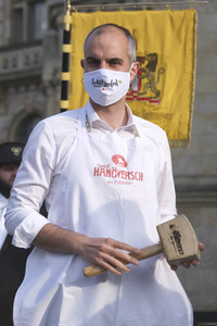 Fassbieranstich zum 491. Schützenfest in Hannover