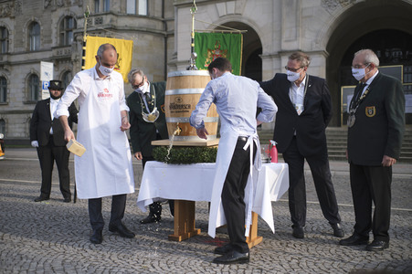 Fassbieranstich zum 491. Schützenfest in Hannover