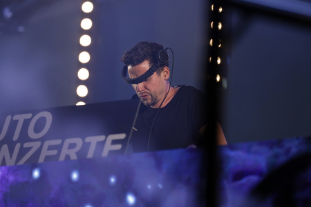 Autokino-Konzert von Le Shuuk in Bonn