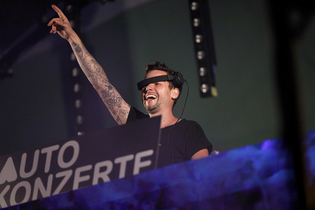 Autokino-Konzert von Le Shuuk in Bonn