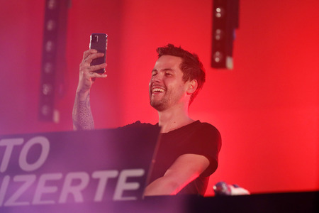 Autokino-Konzert von Le Shuuk in Bonn